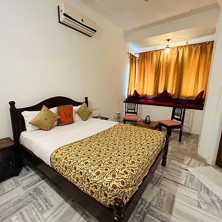 ג'איפור Adhbhut Hotel מראה חיצוני תמונה