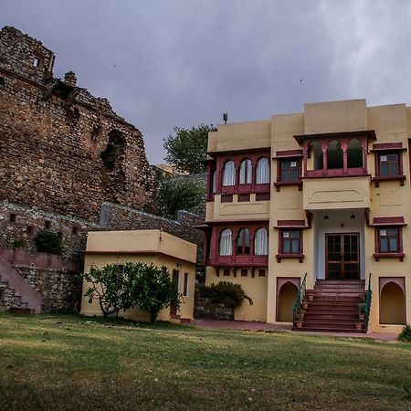 ג'איפור Adhbhut Hotel מראה חיצוני תמונה