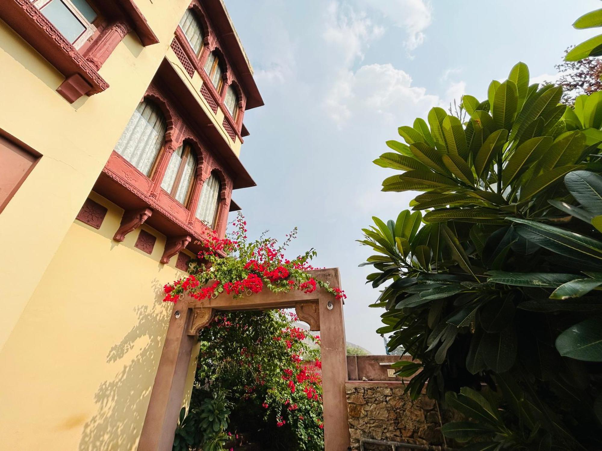 ג'איפור Adhbhut Hotel מראה חיצוני תמונה