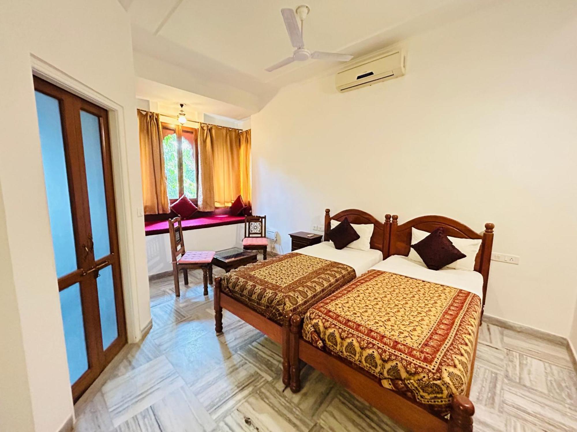 ג'איפור Adhbhut Hotel מראה חיצוני תמונה