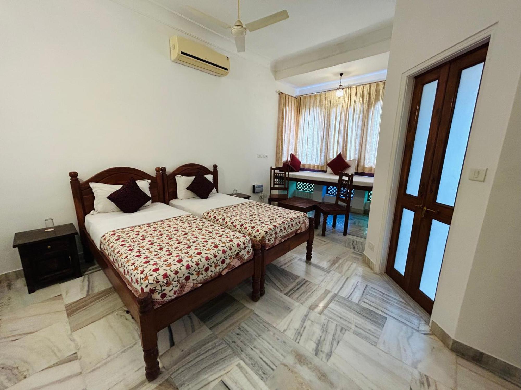 ג'איפור Adhbhut Hotel מראה חיצוני תמונה