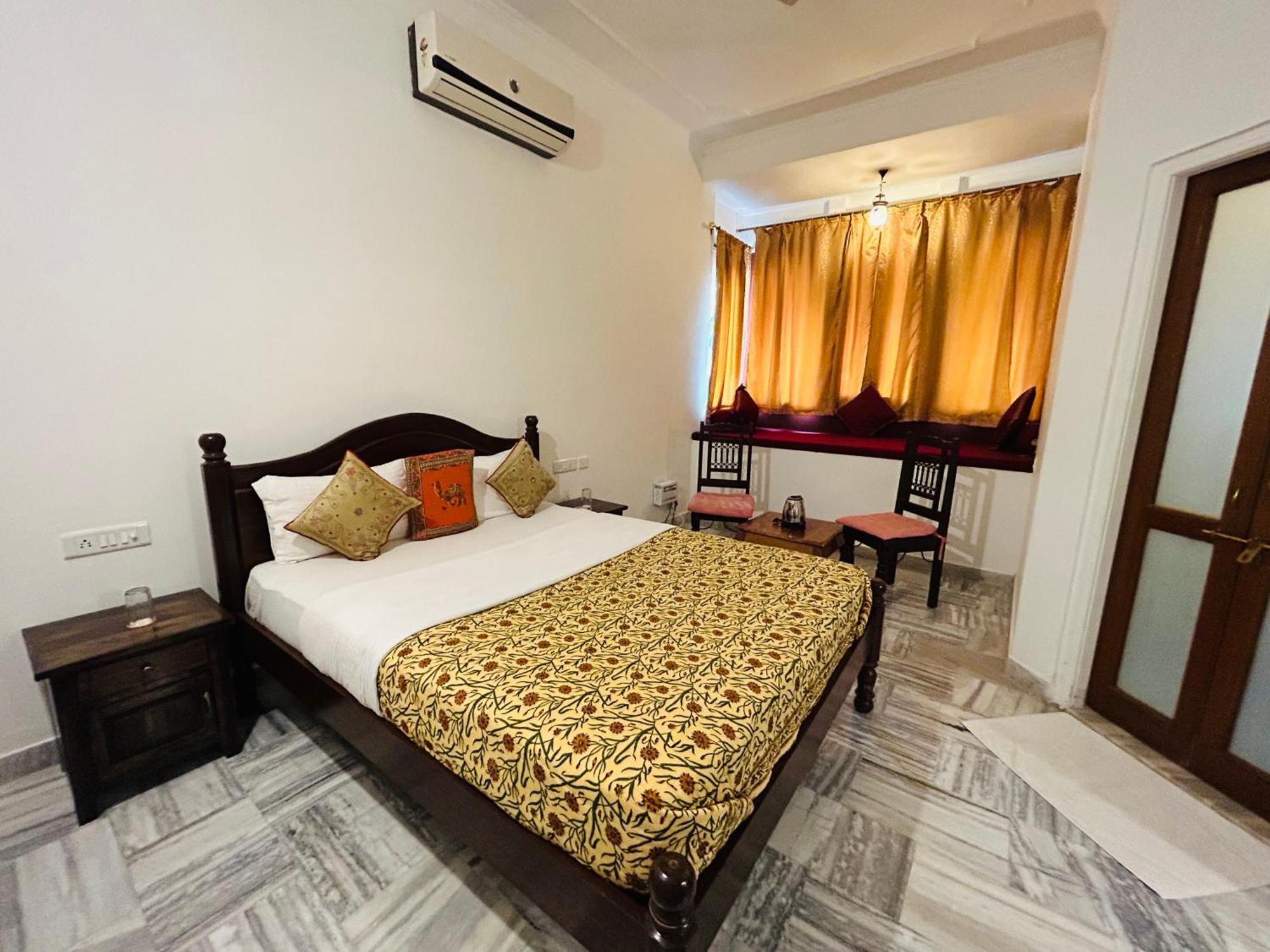 ג'איפור Adhbhut Hotel מראה חיצוני תמונה