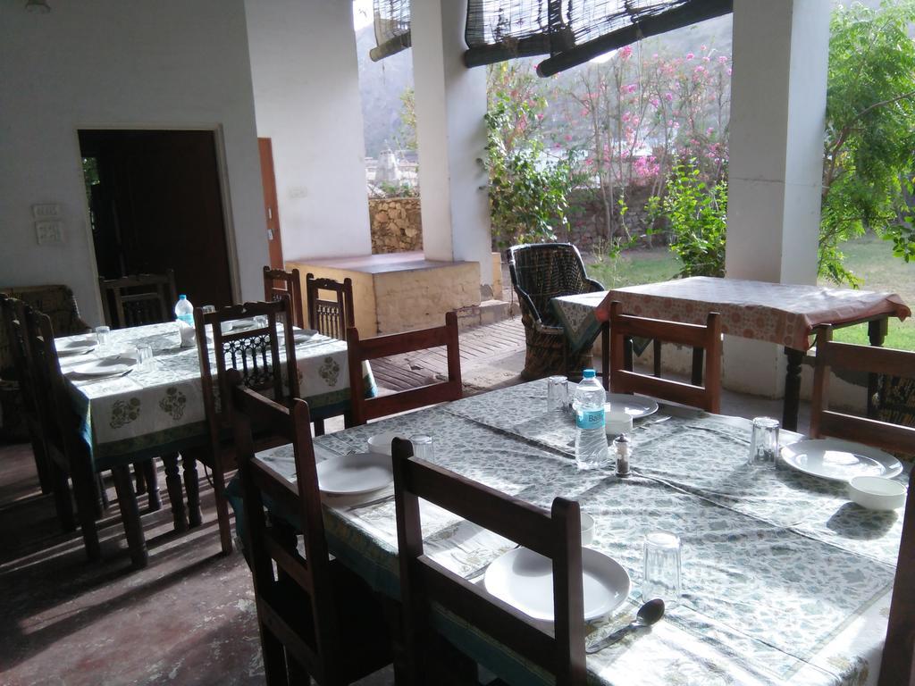 ג'איפור Adhbhut Hotel מראה חיצוני תמונה