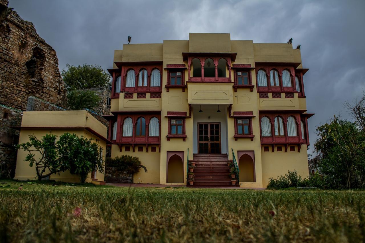 ג'איפור Adhbhut Hotel מראה חיצוני תמונה