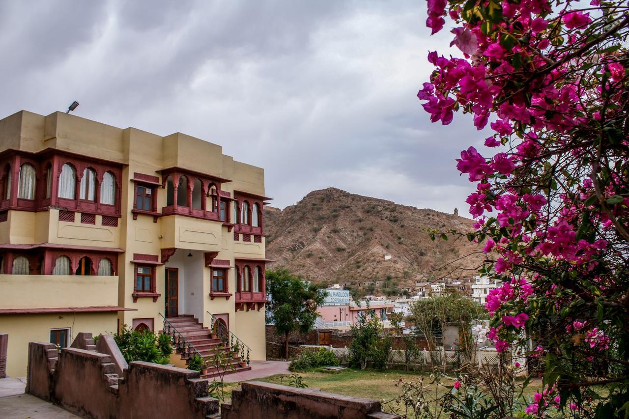 ג'איפור Adhbhut Hotel מראה חיצוני תמונה