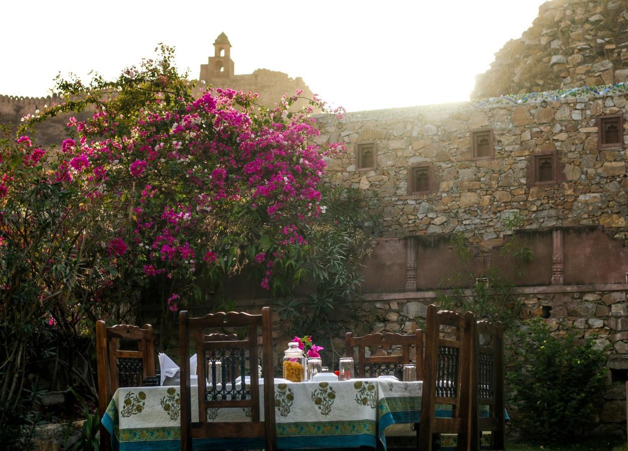ג'איפור Adhbhut Hotel מראה חיצוני תמונה