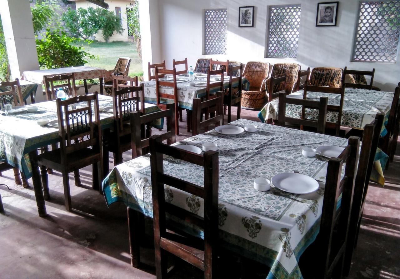 ג'איפור Adhbhut Hotel מראה חיצוני תמונה